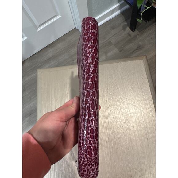 Kenneth Cole Reaction Purple Faux Animal Print Texture & Design Wristlet/Clutch - Picture 8 of 8